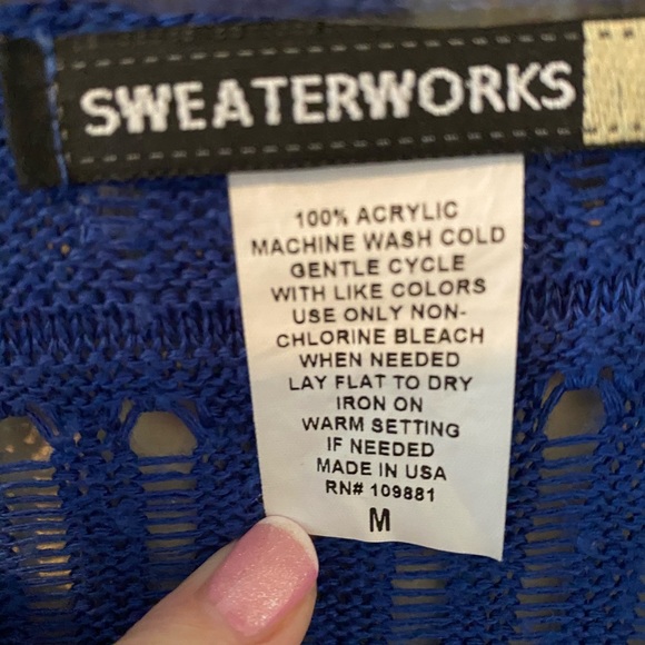 Sweater - Picture 2 of 2